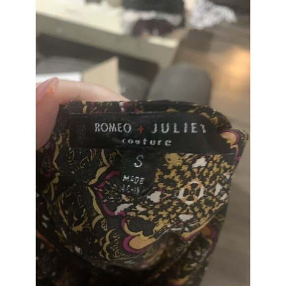 Romeo + Juilet Brown Romper With Zip Up Back And Diamond Pattern. Size. S. B26 - Picture 3 of 4